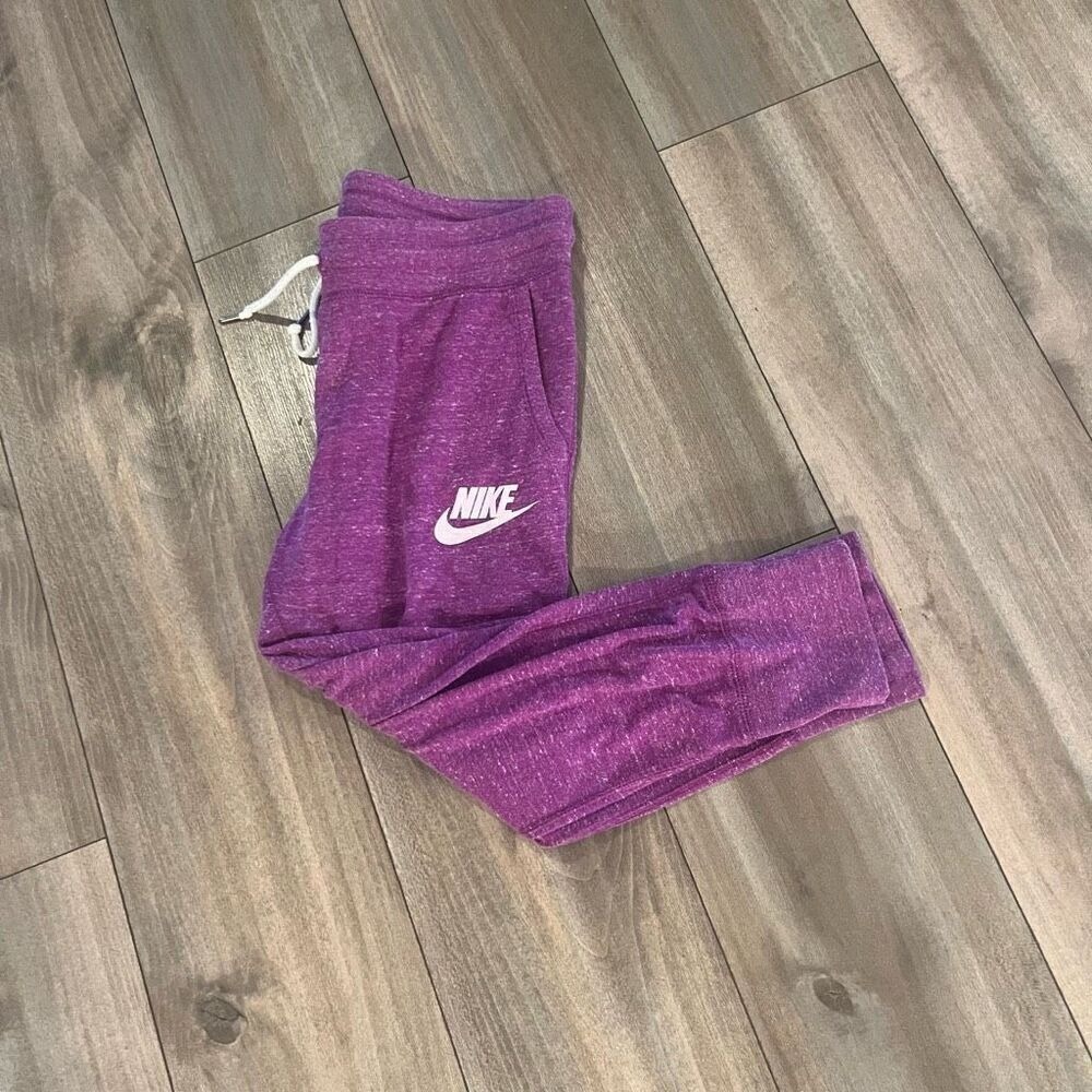 Nike Womens Purple Heathered Gym Vintage Capri Sweatpants Size M Bin K-36